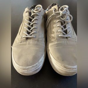 Beige/White Vans with Lepord print inside. User size 12.